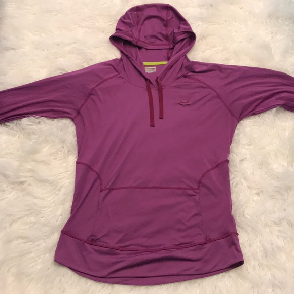 Under Armour Tops - 4/$25 UNDER ARMOUR PURPLE HEAT GEAR SEMI-FITTED